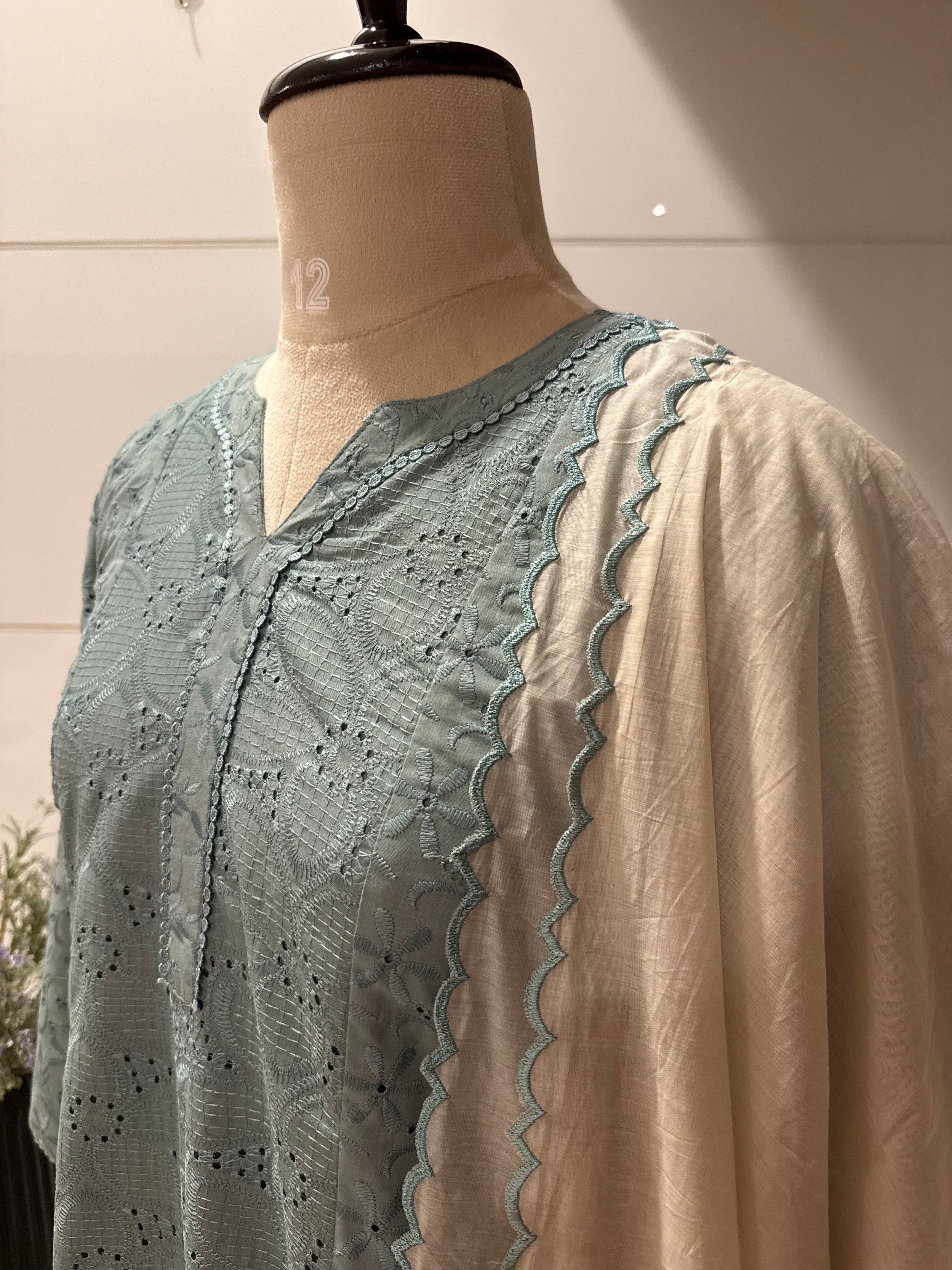 Hakoba embroidery set